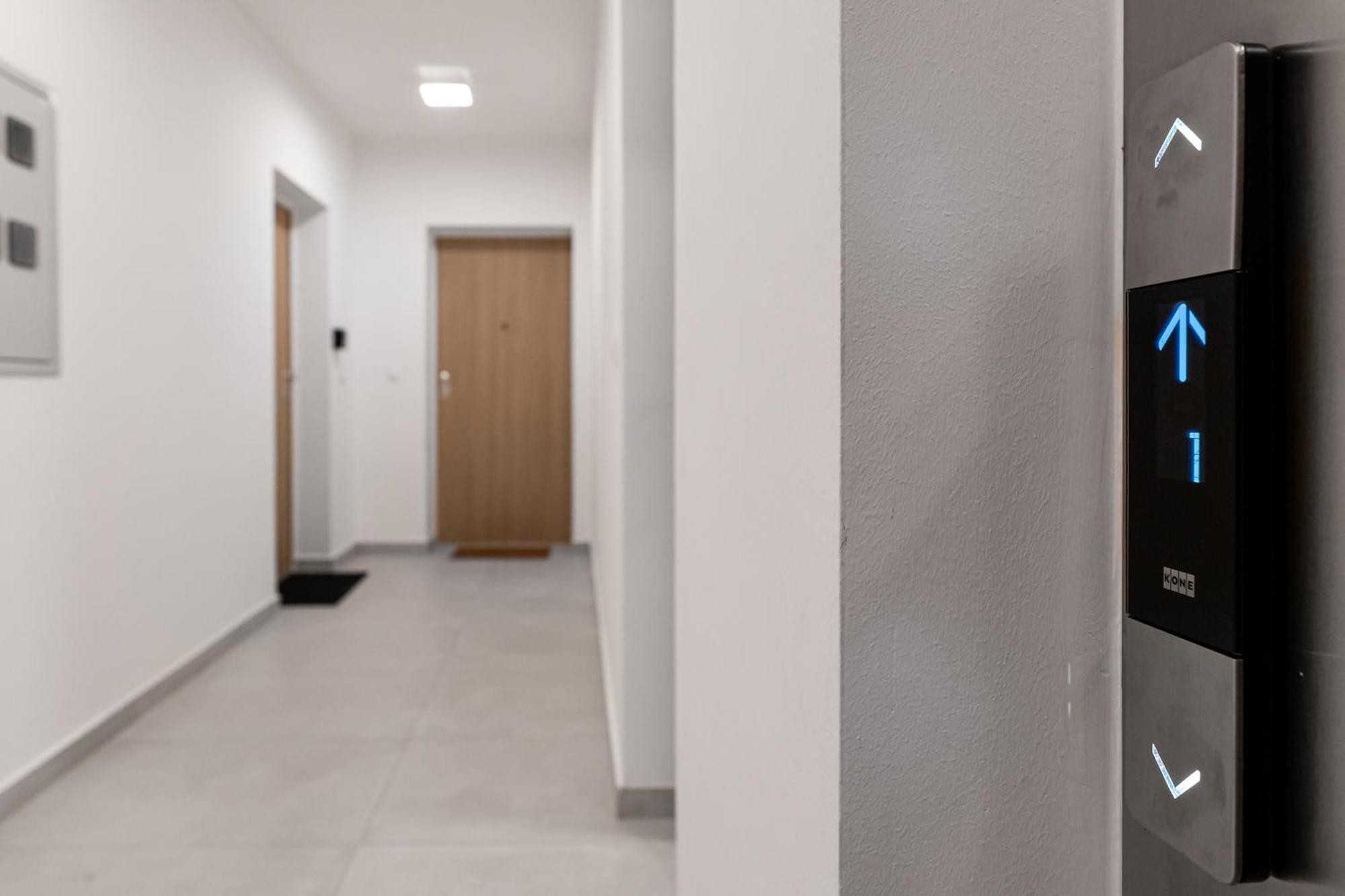 Tres Fenestras Zadar - Private Parking Apartman Kültér fotó