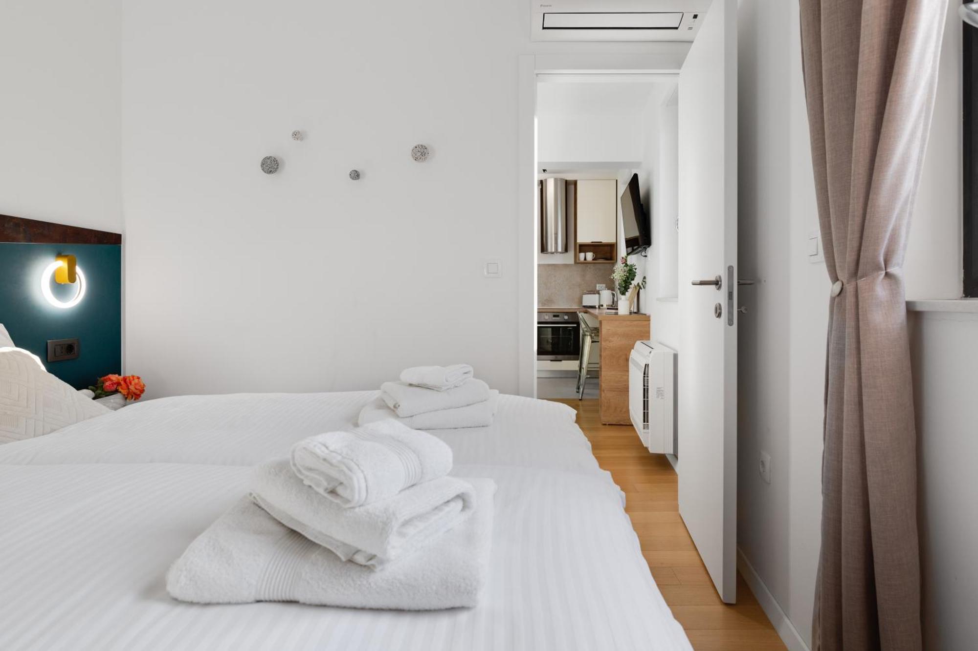 Tres Fenestras Zadar - Private Parking Apartman Kültér fotó